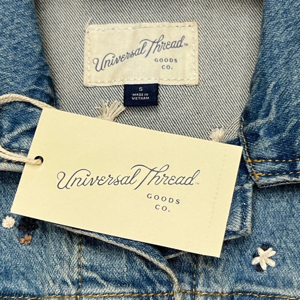 Universal Thread Embroidered Denim Jacket NWT Floral Brass Buttons Small - Picture 6 of 9